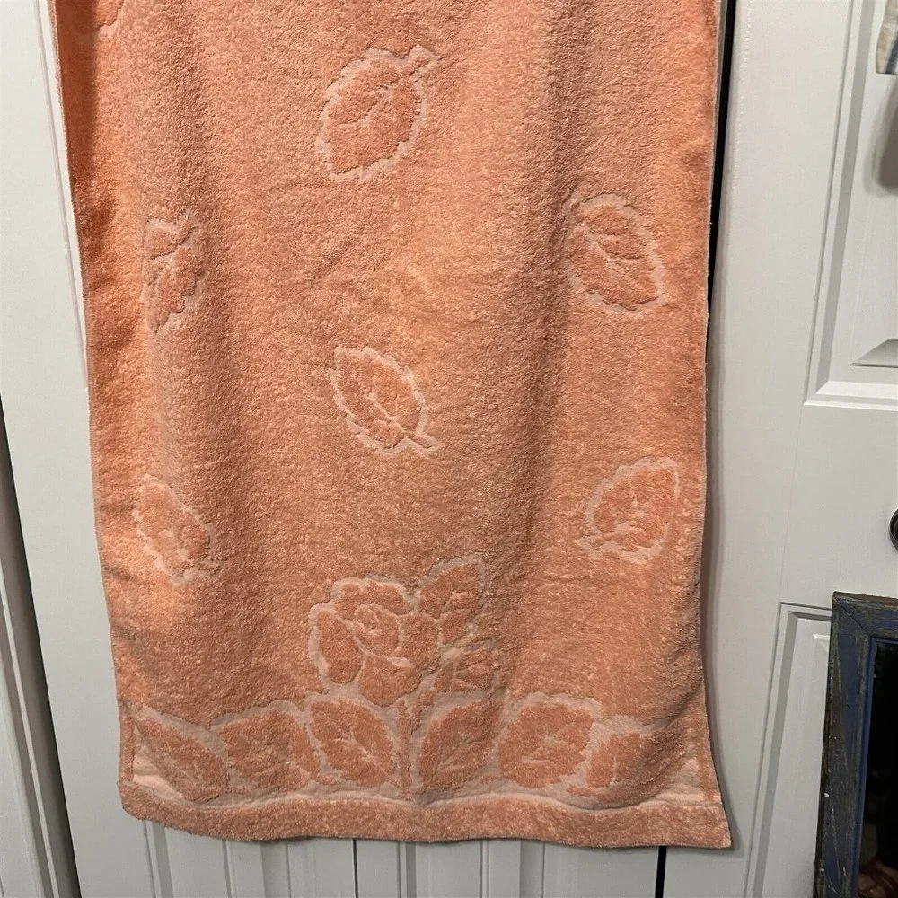 Vintage Cannon Bath Towel Orange sculptured leaf design 70's peach color